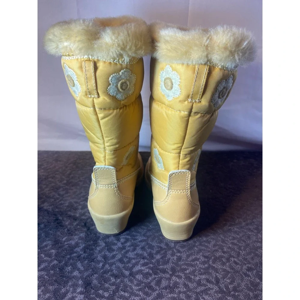 Timberland Glacier Goddess‎ girls wedge boots.